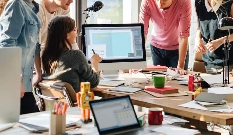 Przekształcenie spółki jawnej w komandytową